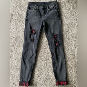 Judy Blue Red Plaid Patch Skinny Jeans 7/28